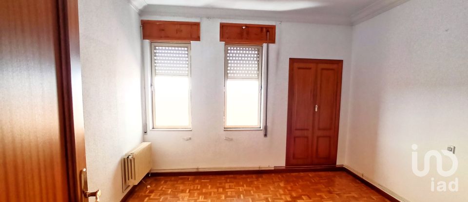 Pis 4 habitacions de 80 m² a Sahagún (24320)