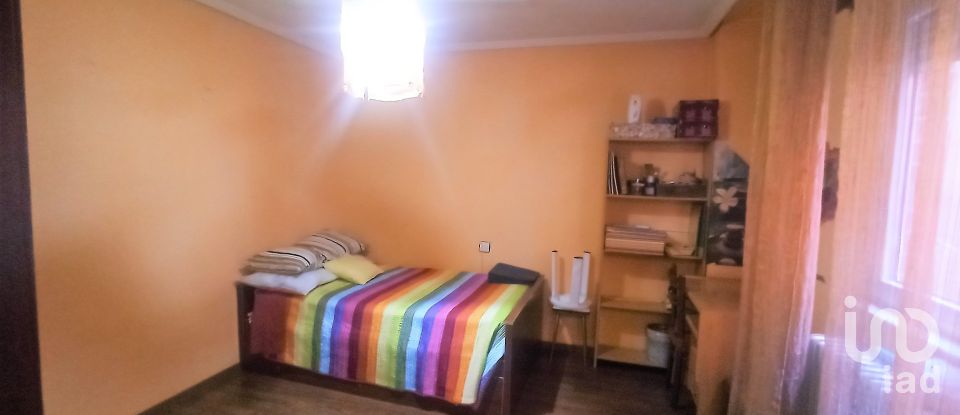 Appartement 0 chambre de 95 m² à Valencia de Don Juan (24200)