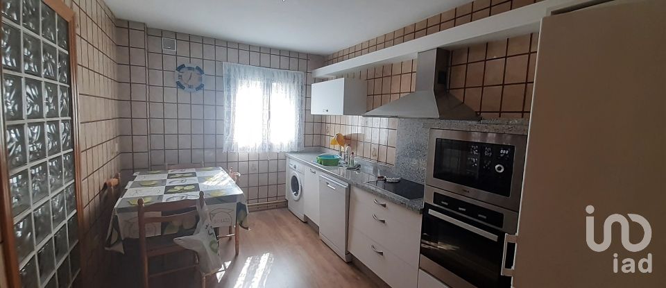 Piso 3 habitaciones de 87 m² en Veguellina de Orbigo (24350)