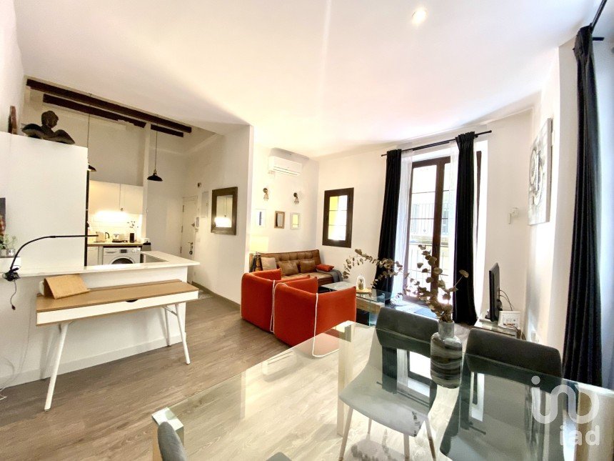 Appartement 2 chambres de 77 m² à Barcelona (08003)
