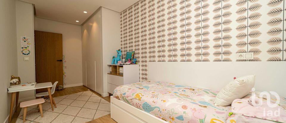 Apartment 4 bedrooms of 206 m² in León (24004)