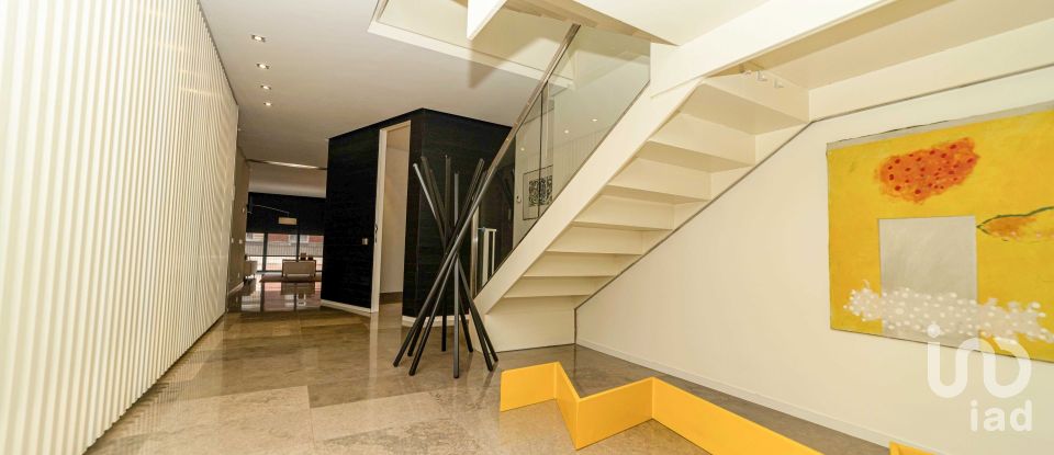 Apartment 4 bedrooms of 353 m² in León (24004)