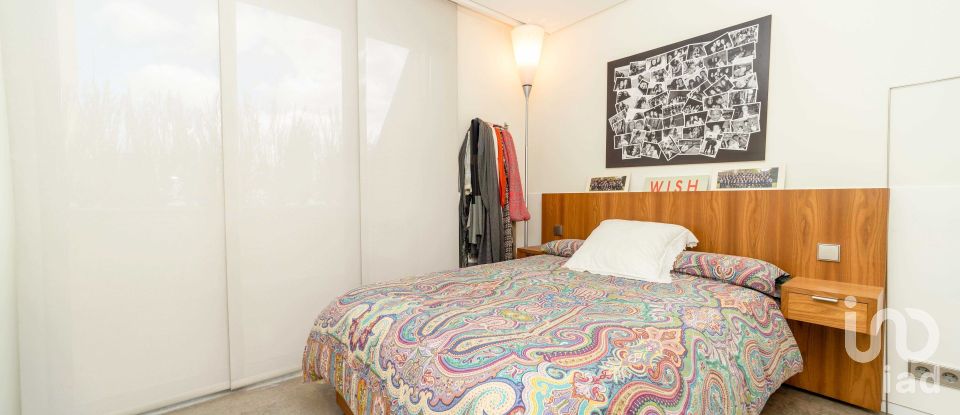 Pis 4 habitacions de 353 m² a León (24004)