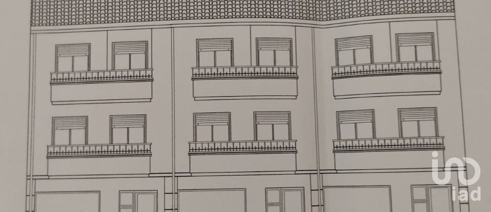 Casa 4 habitaciones de 245 m² en La Granada (08792)