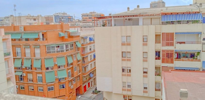 Dúplex 2 habitacions de 120 m² a Alicante/Alacant (03005)
