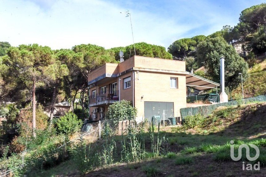 Casa 5 habitacions de 400 m² a Llinars del Vallès (08450)