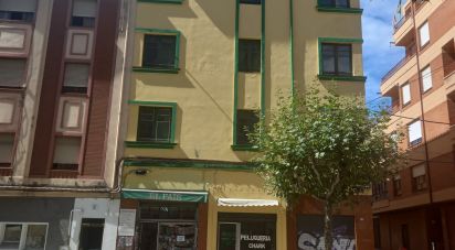 Edificio de 703 m² en León (24008)