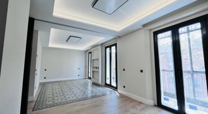 Pis 5 habitacions de 204 m² a Madrid (28012)