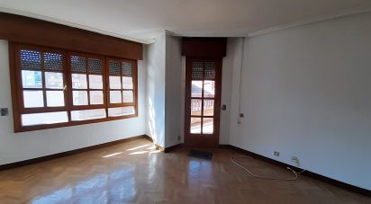 Apartment 4 bedrooms of 119 sq m in La Bañeza (24750)