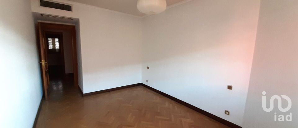 Piso 4 habitaciones de 119 m² en La Bañeza (24750)