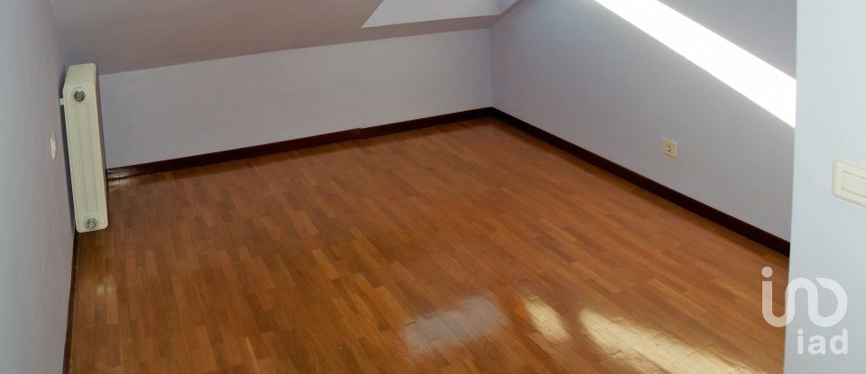 Duplex 3 chambres de 106 m² à León (24007)