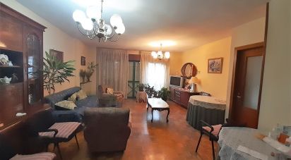 Apartment 4 bedrooms of 143 m² in La Bañeza (24750)