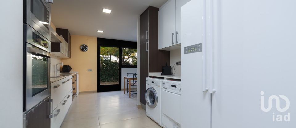 Maison 5 chambres de 277 m² à Corbera de Llobregat (08757)