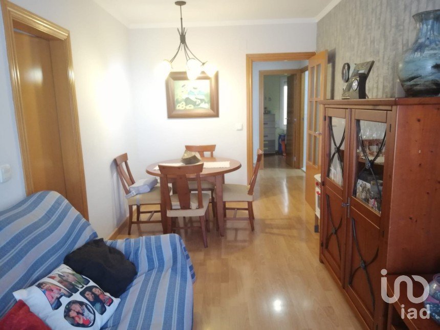 Piso 3 habitaciones de 55 m² en Santa Coloma de Gramenet (08922)