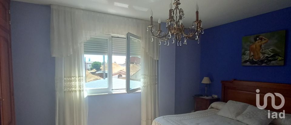 Casa 4 habitaciones de 340 m² en Villanueva del Carnero (24391)