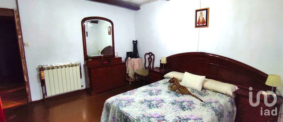 Casa 4 habitacions de 211 m² a Villafale (24219)