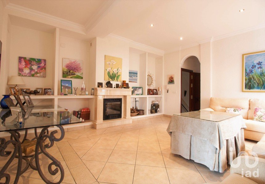 Traditional house 6 bedrooms of 391 m² in La Redondela (21430)