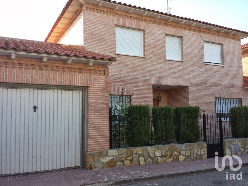 Casa 3 habitaciones de 156 m² en Santa Olalla (45530)