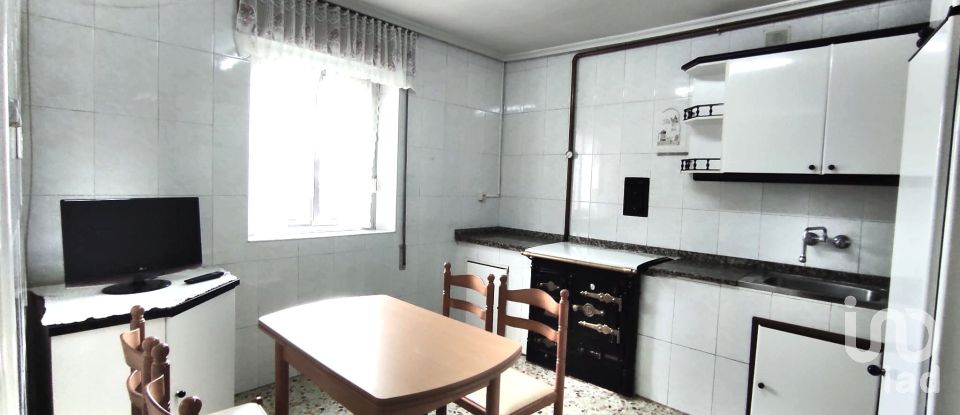 Casa 4 habitaciones de 373 m² en Cembranos (24231)