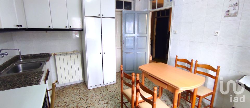 Casa 4 habitacions de 373 m² a Cembranos (24231)
