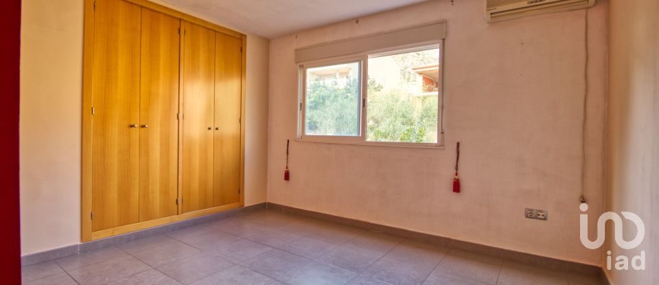 Casa adossada 4 habitacions de 140 m² a Sanet y Negrals (03769)
