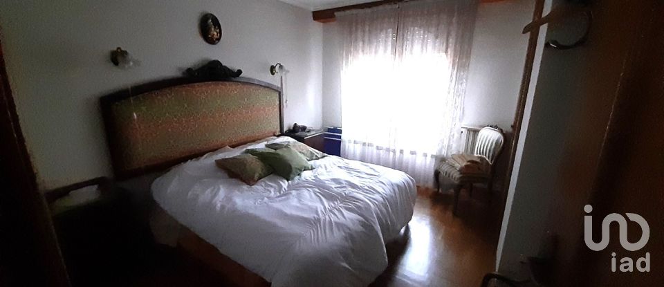 Pis 4 habitacions de 192 m² a La Bañeza (24750)