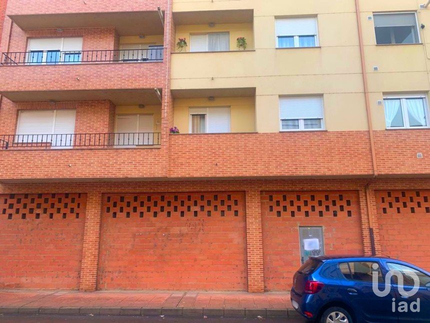 Retail property of 298 m² in Valencia de Don Juan (24200)