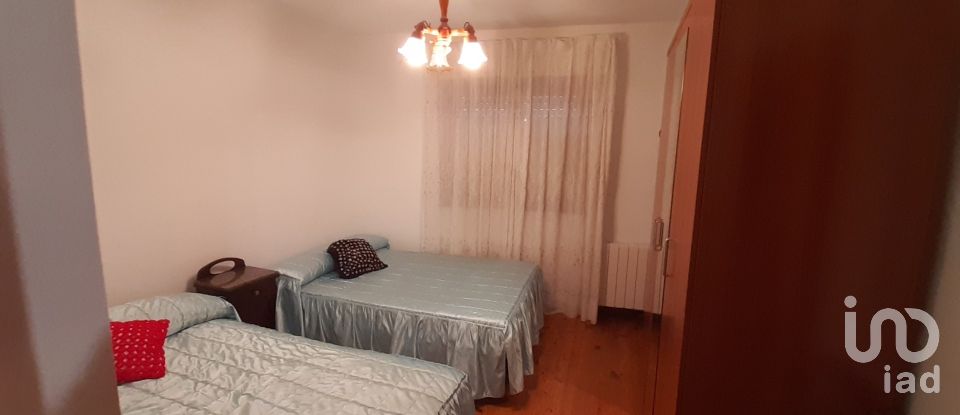 House 4 bedrooms of 495 m² in Miñambres de La Valduerna (24765)
