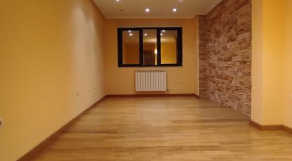 Appartement 3 chambres de 79 m² à Villares de la Reina (37184)