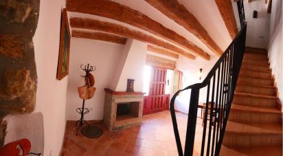 Casa 3 habitaciones de 220 m² en Cervera del Maestre (12578)