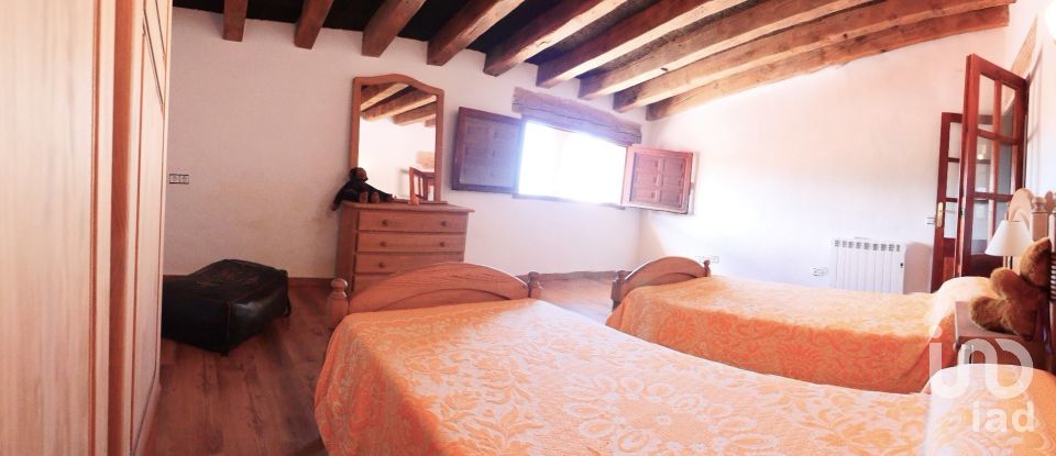 Casa 3 habitaciones de 220 m² en Cervera del Maestre (12578)