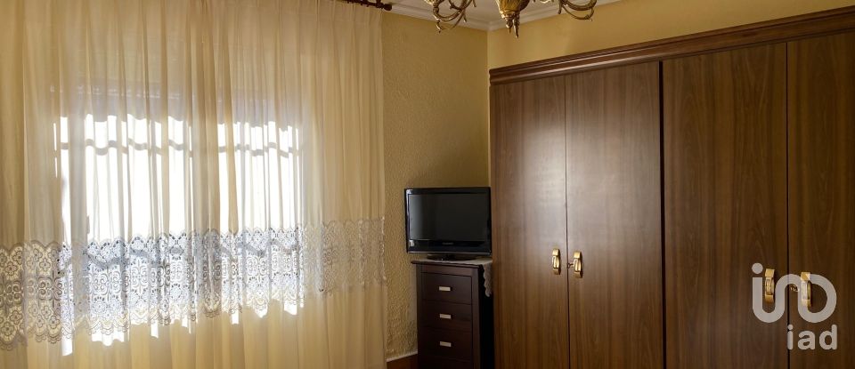 House 3 bedrooms of 90 m² in Vegas del Condado (24153)