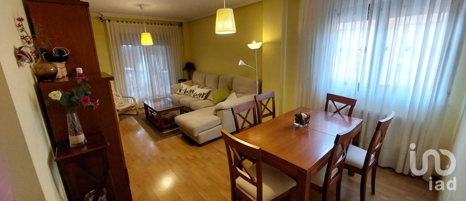 Pis 3 habitacions de 98 m² a Aldeaseca de La Armuña (37189)