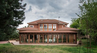 Casa 5 habitaciones de 413 m² en León (24191)
