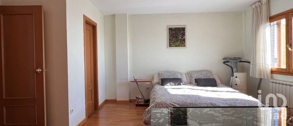 Casa 3 habitacions de 271 m² a Sant Vicenç de Montalt (08394)
