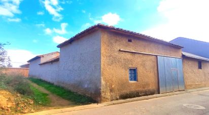 Casa 1 habitación de 258 m² en Estebanez de La Calzada (24288)