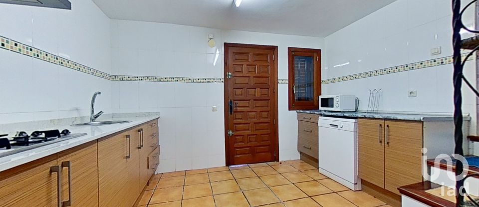 Cottage 4 bedrooms of 238 m² in Benicàssim (12560)