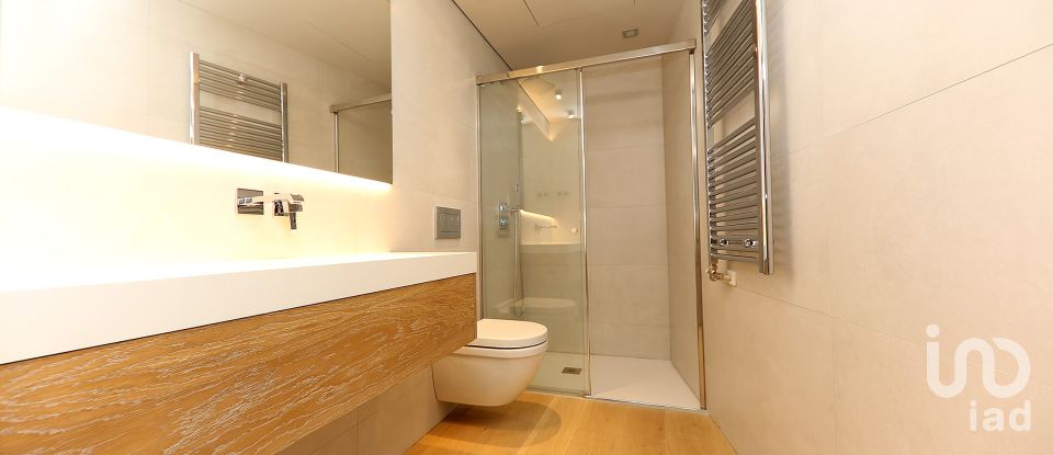 Pis 3 habitacions de 138 m² a Barcelona (08002)
