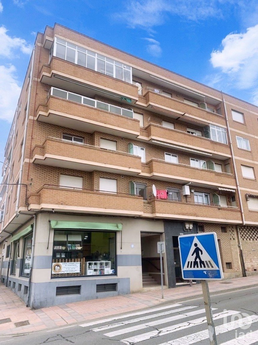 Appartement 2 chambres de 86 m² à Valencia de Don Juan (24200)