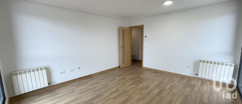 Pis 2 habitacions de 68 m² a Villaquilambre (24193)