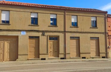Town house 9 bedrooms of 462 m² in San Feliz de Orbigo (24287)