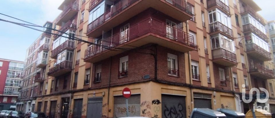 Pis 3 habitacions de 106 m² a León (24006)