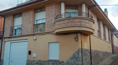 Casa 4 habitacions de 418 m² a La Bañeza (24750)