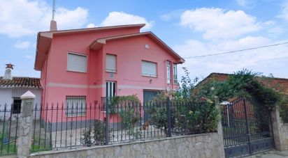 Maison 4 chambres de 713 m² à Estebanez de La Calzada (24288)