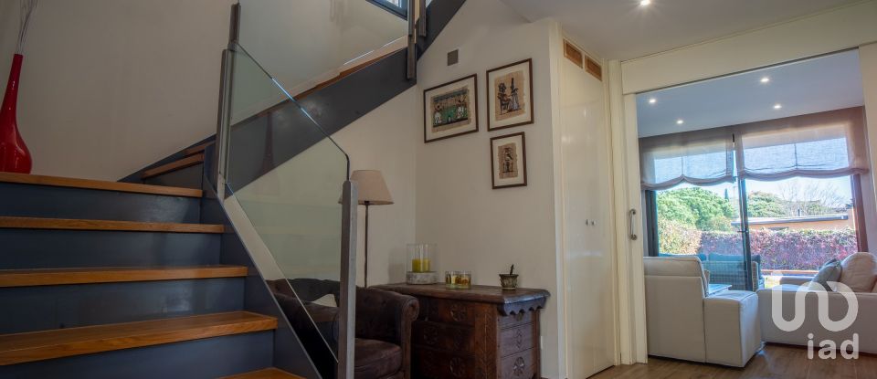 Casa 4 habitacions de 266 m² a Sant Vicenç de Montalt (08394)