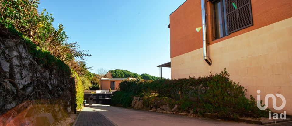 Gîte 4 chambres de 266 m² à Sant Vicenç de Montalt (08394)