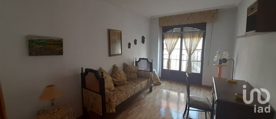 Apartment 3 bedrooms of 130 m² in La Bañeza (24750)
