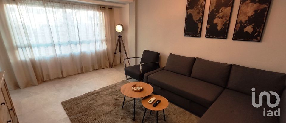 Pis 3 habitacions de 87 m² a Alicante/Alacant (03013)