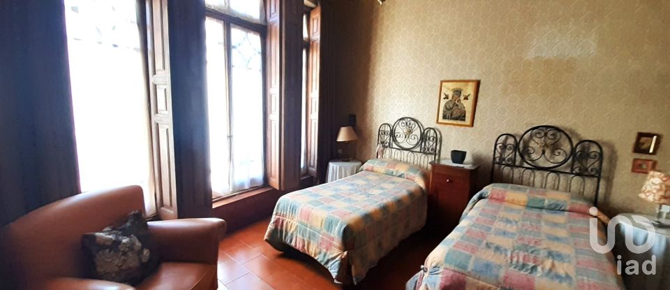 House 10 bedrooms of 684 m² in La Bañeza (24750)