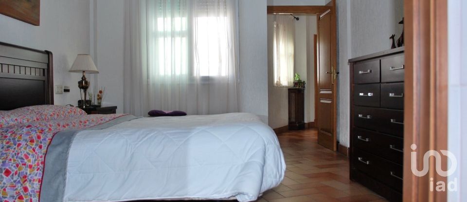 Apartment 5 bedrooms of 210 m² in La Redondela (21430)